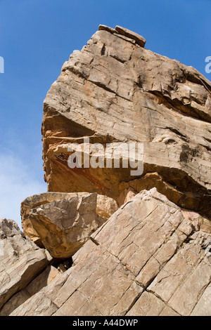 Pitture rupestri sopra Songo villaggio dove la circoncisione riti si svolgono ogni tre anni.Paese Dogon,Mali, Africa occidentale Foto Stock