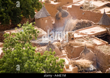 Il villaggio di Songo nel paese Dogon del Mali, Africa occidentale Foto Stock