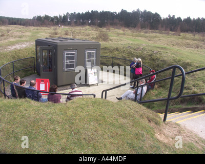 Albero di ingresso a Grimes Graves miniere di selce Norfolk Inghilterra Foto Stock