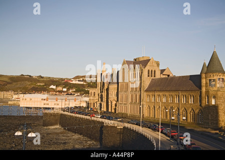 ABERYSTWYTH CEREDIGION MID WALES UK Gennaio guardando verso il basso sulla città gotica verso il vecchio edificio College Foto Stock