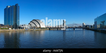 Vista lungo il fiume Clyde Glasgow Scozia Scotland Foto Stock