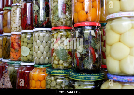 Succose olive per la vendita nel mercato souk, Marrakech / Marrekesh, Marocco, Africa del Nord 2007 Foto Stock