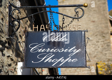 Curiosità Shoppe Sign in Hay on Wye Wales UK Foto Stock