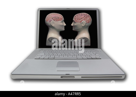 LAP TOP NOTE BOOK COMPUTER SU SFONDO BIANCO VISUALIZZAZIONE IMMAGINE DI DUE TESTE PHRENOLOGY Foto Stock