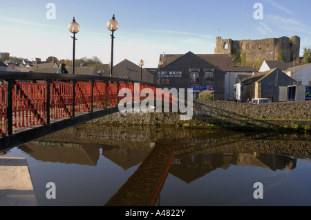 Il Footbridge oltre il Western Cleddau, Haverfordwest County town Pembrokeshire Wales UK Europa Foto Stock