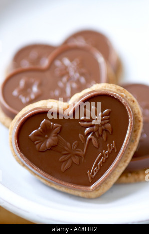 Kambly al cioccolato a forma di cuore e rabboccato biscotti Foto Stock