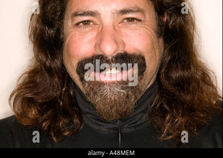 Uomo maturo sorridendo, ritratto Foto Stock