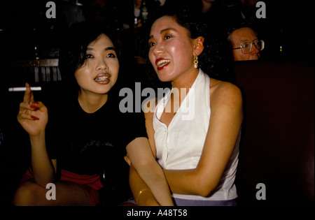 Ragazze in un Hong Kong night club Foto Stock