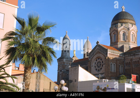 Vista della cattedrale di St Raphael Côte D'Azur San S Cote d Azur Francia del sud Europa Foto Stock