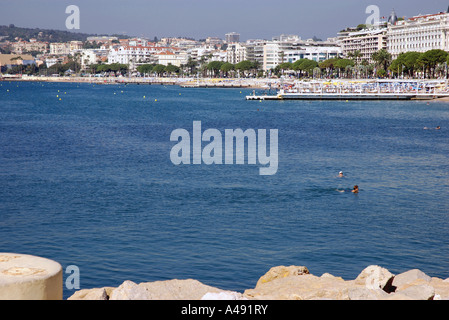 Vista panoramica del lungomare e la spiaggia di Cannes Côte D'Azur Cote d Azur Francia del sud Europa Foto Stock