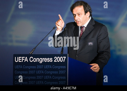 Michel Platini fra nuovo presidente della UEFA presso il Congresso UEFA 2007 a Duesseldorf in Germania Foto Stock