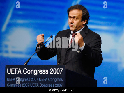 Michel Platini fra nuovo presidente della UEFA presso il Congresso UEFA 2007 a Duesseldorf in Germania Foto Stock