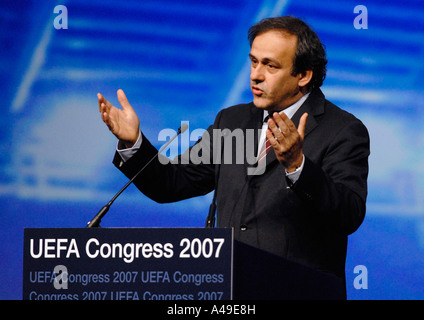 Michel Platini fra nuovo presidente della UEFA presso il Congresso UEFA 2007 a Duesseldorf in Germania Foto Stock