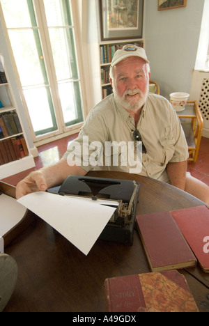 USA Florida Keys Ernest Hemingway guardare in modo simile a una seduta di Hemingway e Ufficio biblioteca storico sito di Key West Foto Stock