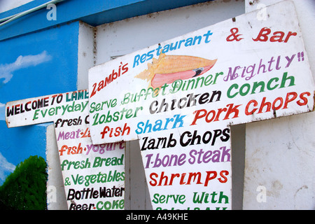 WEST INDIES Caraibi St Vincent e Grenadine Union Island Clifton Lambi's restaurant menu da Bar segno sulla parete compresi Conch Foto Stock