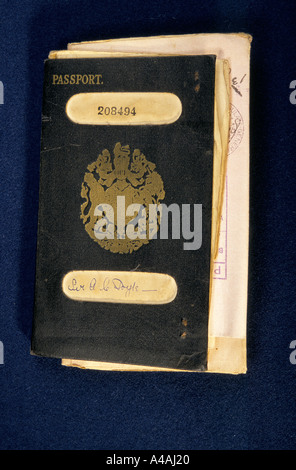 Gli elementi da archivio di Sir Arthur Conan Doyle autore - Conan Doyle del passaporto. Foto Stock