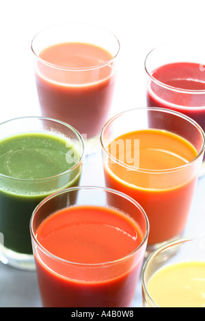 Ortaggi sani e succhi di frutta Foto Stock