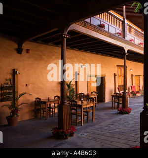 Bel cortile interno al La Quinta Roja Hotel a Garachico Tenerife Canarie Spagna Foto Stock