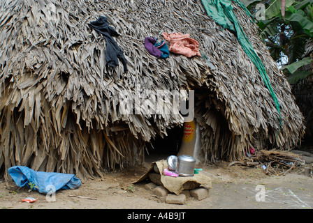 Immagine di stock di dalit tipico villaggio tribale casa di paglia vicino a Chennai Tamil Nadu India Foto Stock