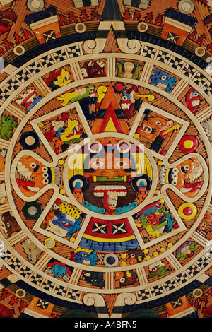 Calendario azteco costituiti da piccoli pezzi di legno colorate , Messico Foto Stock