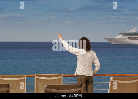 Donna sul ponte Foto Stock