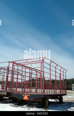 Attrezzature agricole vuoto rimorchio di fieno Foto Stock