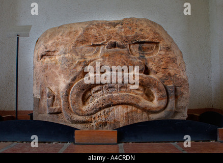 La scultura in pietra, il museo di San Lorenzo Tenochtitlan, Messico, 1200BC a 900 BC Olmec cultura, Queretaro drenaggio del fiume Foto Stock