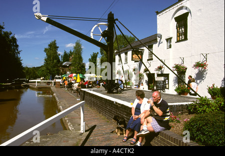 Cheshire Audlem il Shroppy Fly pub a Shropshire Union Canal Foto Stock