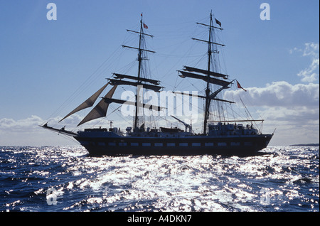 Il principe William tall ship in mare dopo aver lasciato il Fiume Tyne su di una visita di cortesia prima del 2005 Tall Ships Race Foto Stock