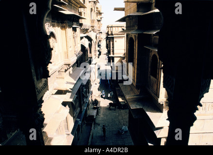 Una strada in Jaisalmer, Rajasthan, India Foto Stock