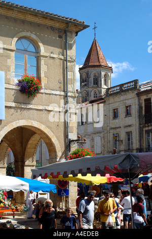 Giorno di mercato, Fleurance, Gers 32, Midi Pirenei, Francia Foto Stock