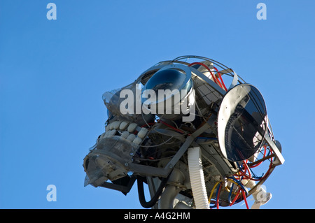 I RAEE uomo, una tonnellata di tre, sette metri di alta scultura fatta di rifiuti di apparecchiature elettriche ed elettroniche Foto Stock