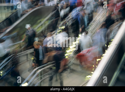 Paddington, è un centro di Londra capolinea dei treni e della metropolitana di Londra complesso situato su Praed Street nella zona di Paddington. Foto Stock