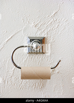 Un vuoto di wc porta bobina Foto Stock