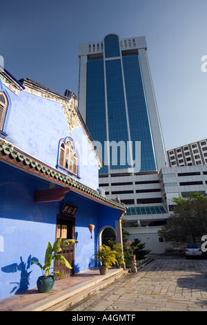 Malaysia Kedah Penang Georgetown Cheong Fatt Mansion Tse al di sotto di nuovi edifici Foto Stock