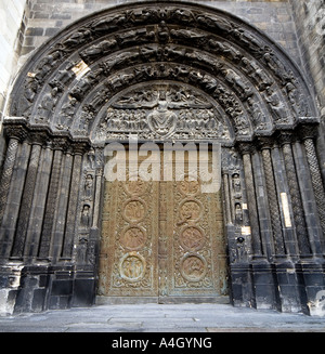 Portale Ovest la Basilica di Saint Denis in Saint Denis nella periferia di Parigi, continuazione Foto Stock