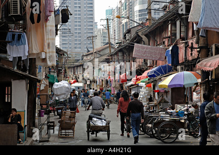 Scena di strada, Città Vecchia, Shanghai, Cina Foto Stock