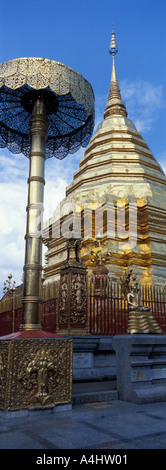 Il Chedi centrale al Wat Phra That Doi Suthep Temple Chiang Mai Thailandia Foto Stock