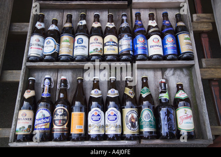 Bottiglie di birra Dinkelsbuhl Baviera Germania Foto Stock
