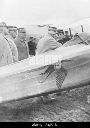 Il tenente Georges Guynemer sale riunioni generali francesi, 19 febbraio 1917. Artista: sconosciuto Foto Stock