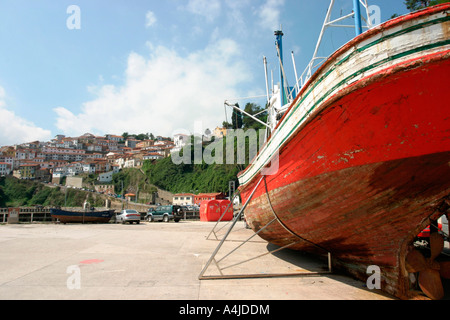 Porto di pesca di Lastres, Costa Verde, nel nord della Spagna Foto Stock