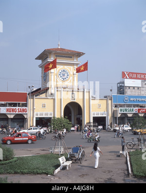 Ingresso sul mercato, Bình Tây Mercato, Cholon, District 6, Città di Ho Chi Minh (Saigon), la Repubblica socialista del Vietnam Foto Stock