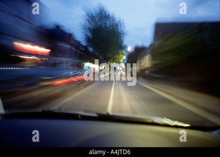 Velocità immagine sfocata di strada in Richmond il sud ovest di Londra Inghilterra gran bretagna europa UE Foto Stock