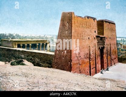 Tempio di Horus Edfu, Egitto, xx secolo. Artista: sconosciuto Foto Stock