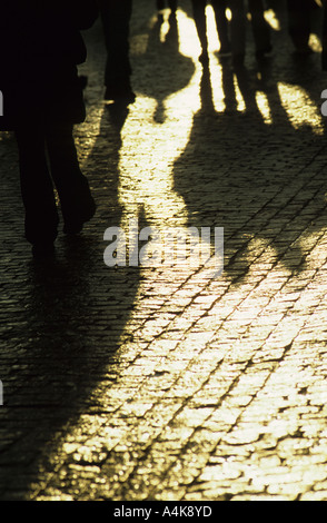 Le figure città anonimo ombra Foto Stock
