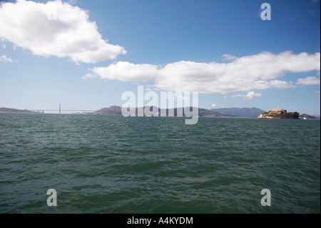 Isola di Alcatraz si trova nel centro della Baia di San Francisco. Foto Stock