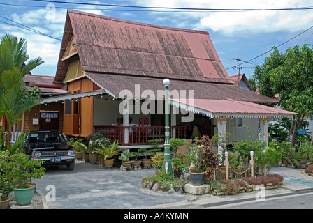 Tipica casa malese in una città interna kampong Kampung Morten in Malacca Foto Stock