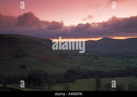 Alba a Edale, Parco Nazionale di Peak District, Derbyshire, Inghilterra Foto Stock