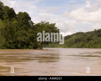 Borneo malese Sarawak curva nel fiume Rejang sotto Pelagus cade Foto Stock