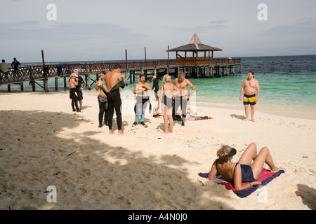 Malaysia Sabah Borneo Sipadan Island Beach e molo Foto Stock